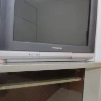 تلویزیون پاناسونیک با میز و گیرنده دیجیتال