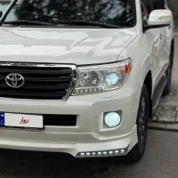 تویوتا لندکروز 4000cc مدل 2009 فیس 2013 سفید درحد