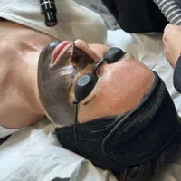 کربن تراپی ،پیلینگ هالیوودی،ریمو تتو صورت و بدن|خدمات آرایشگری و زیبایی|شیراز, فرهنگ شهر|دیوار