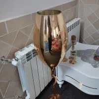 گلدون طلایی