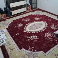 دو فرش قرمز
