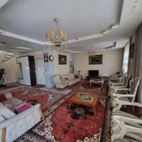 نادری ۱۳۵ متر با بهارخواب فول امکانات