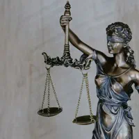 وکیل کیفری  خانم  متخصص در جرائم منافی عفت