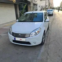 رنو ساندرو اتوماتیک