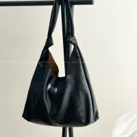 دو عدد کیف در حد|کیف، کفش، کمربند|همدان, |دیوار