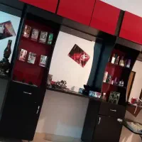 کمد و ویترین برای آرایشگاه