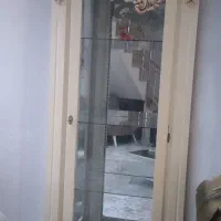 ویترین کرم رنگ منبت کاری