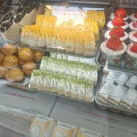 پخش عمده شیرینی تر و خشک برای قنادی‌ها و کیک پزیها|خدمات پذیرایی، مراسم|کرمانشاه, |دیوار
