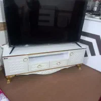 میز وتلویزیون ۵۰ اینچی
