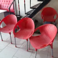 ۴عدد صندلی و چمن مصنوعی|کافیشاپ و رستوران|هشتگرد, شهرک اداری|دیوار