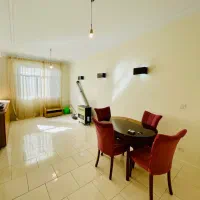 آپارتمان ۸۵ متر/ حیاط دار/ به همراه سوییت مستقل