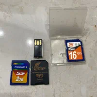 ۱عدد رم ۱۶ گیگ و ۲ گیگ و فلش ۸ گیگ و رم ریدر کوچک