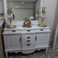 آئینه و کنسول