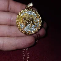 گردنبند شیر خورشید