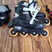 اسکیت سایز ۳۵ تا ۳۸.همراه محافظ زانو ،آرنج و کلاه