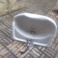 روشویی و مانیتور