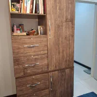 کمد و میز تحریر و کتابخانه