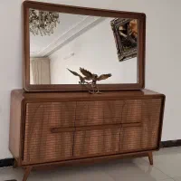 آینه و کنسول چوبی نو