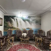 مبلمان کارکرده ۹ نفره به همراه میزهای عسلی