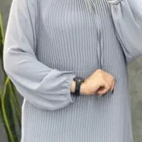 بلوز کاملا نو.یکبارم پوشیده نشده.۴۲ تا ۴۴.
