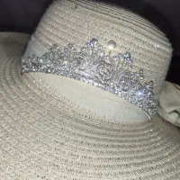 تاج عروس به فروش میرسد
