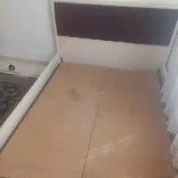 تخت بدون تشک دونفره باکفی سالم بدون شکستگی ۲۵۰۰|تشک تختخواب|اسلام‌شهر, مظفریه|دیوار
