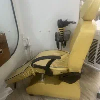 صندلی ومیزارایشگاهی سالم ومرتب|آرایشگاه و سالن‌های زیبایی|رودهن, |دیوار