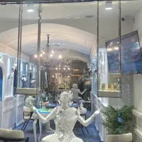 خانم جهت بازاریاب طلا ماهی ۵۰ میلیون