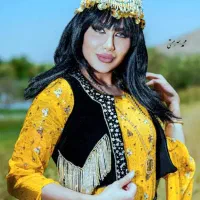 خانوم خوش چهره و خوش استایل برای مدلینگ