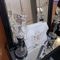 میز و آیینه شمعدان