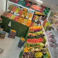 کارگرمیوه فروشی