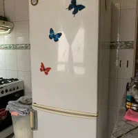 یک عدد یخچال