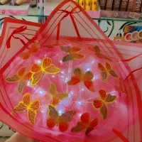 دسته گل چراغ دار پروانه ای