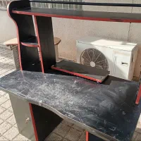 تعدادی میز کار