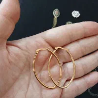 تعدادی گوشواره رنگ ثابت نو و سنجاق سینه