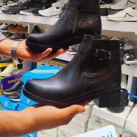 نیم بوت باکیفیت|کیف، کفش، کمربند|رشت, چله خانه|دیوار