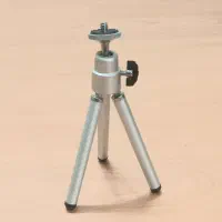 سه پایه دوربین و گوشی