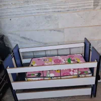 تخت گهواره‌‌ای کودک