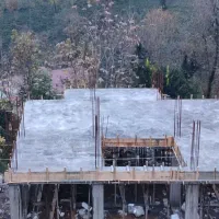 زمین نیمه کاره در بهترین لوکیشن