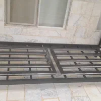 تخت فلزی