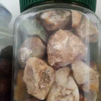 هردانه سنگ عقیق تراش نخورده 50تومن