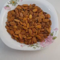 بادام شیرین