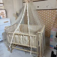 تخت کنار مادر فرشته