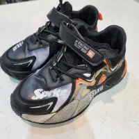 کتونی پسرانه سایز ۳۲ و استوک ورزشی سایز ۳۲