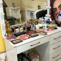 میزوصندلی میکاپ ومیز ناخن در حدنو|آرایشگاه و سالنهای زیبایی|شاهینشهر, فردوسی|دیوار