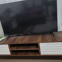 تلویزیون ۴۰ اینچ اسنوا بهمراه میز