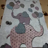 فرش کودک و آینه کنسول