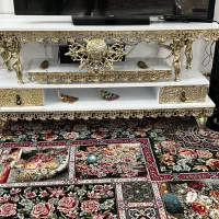 آیینه‌شمعدان‌برنج‌و‌میزتلویزیون‌برنج