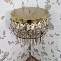 کنار سالنی طلایی رنگ ثابت|چراغ خواب و آباژور|قرچک, زیبا شهر|دیوار