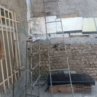 نردبان و چهار پایه
